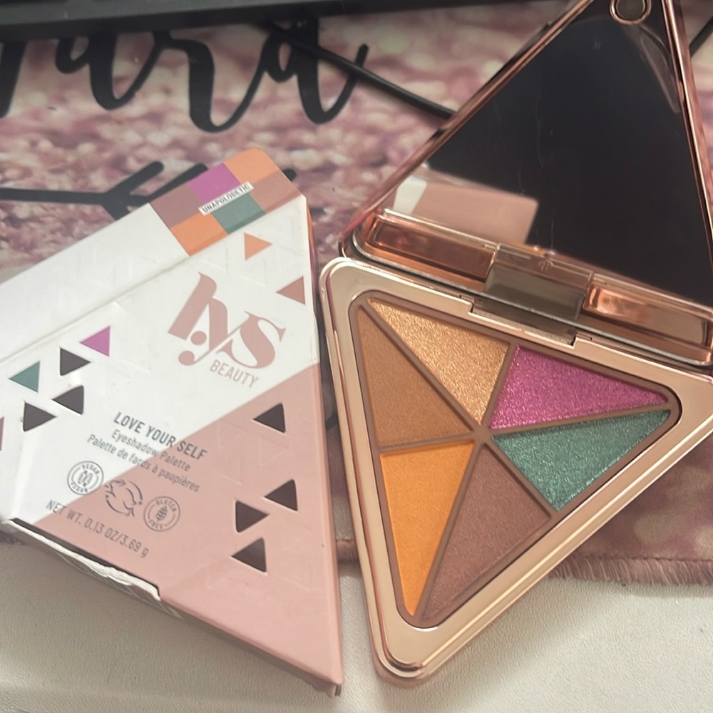 L.ys Beauty eyeshadow palette in Unapologetic